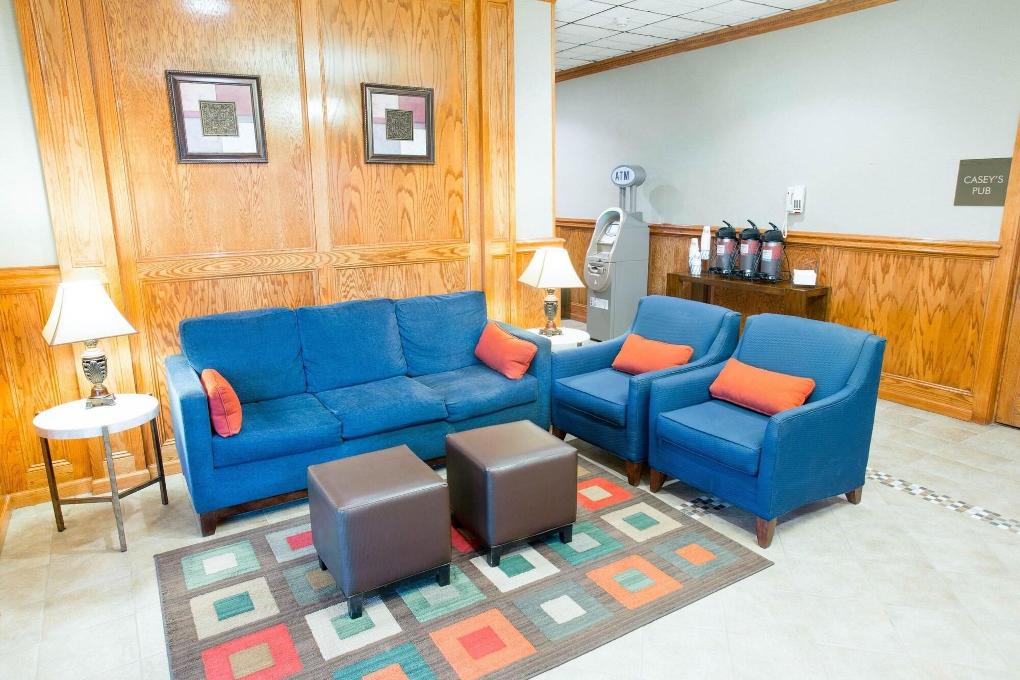 Comfort Inn & Suites Triadelphia Esterno foto